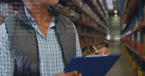 Animatie Van Gegevensverwerking Mens Die Het Magazijn Werkt Global Shipping — Stockvideo