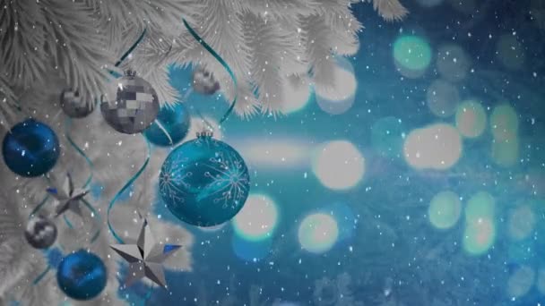Animación Nieve Cayendo Sobre Plata Adornos Adornos Navidad Azul Navidad — Vídeos de Stock