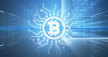 Finansal veri işleme resmi ve mavi arka planda parlayan bitcoin sembolü. Şifreli para birimi sanal küresel finans sektörü konsepti dijital olarak oluşturulmuş görüntü.