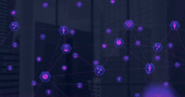 Mavi arka planda, yüksek binaların üzerindeki bağlantı simgelerinin dijital kompozit görüntüsü. Tıp araştırması bilim ve iş konsepti