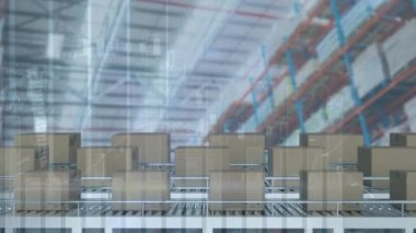 Taşıyıcı bantlardaki karton kutuların üzerinden geçen istatistiklerin animasyonu. küresel gönderim ve bağlantılar konsepti dijital olarak oluşturulmuş video.