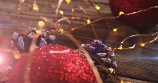 Animación Luces Brillantes Moviéndose Sobre Adornos Adornos Navideños Navidad Tradición — Vídeos de Stock