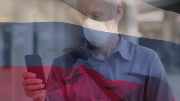 Animación Bandera Rusia Sobre Hombre Con Máscara Facial Global Covid — Vídeo de stock