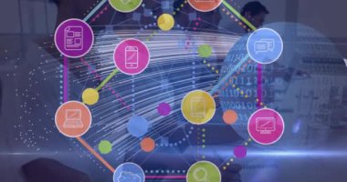 İş adamları üzerindeki simgelerle bağlantı ağlarının dünya animasyonu. 