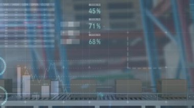 Depodaki karton kutuların üzerinden geçen istatistiklerin animasyonu. küresel gönderim ve bağlantılar konsepti dijital olarak oluşturulmuş video.