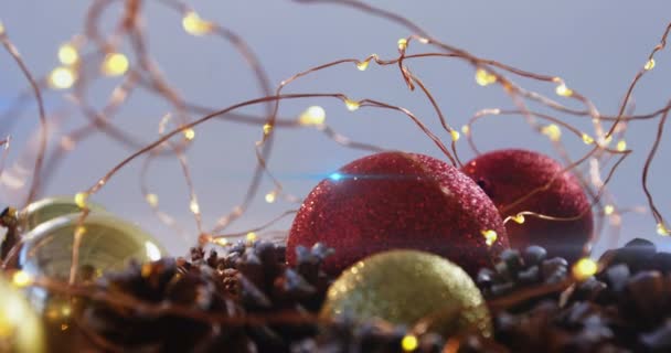 Animação Luzes Brilhantes Movendo Sobre Bugigangas Natal Decorações Natal Tradição — Vídeo de Stock