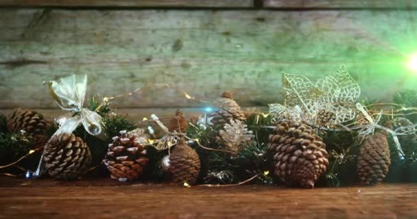 Animatie Van Gloeiende Lichten Bewegen Dennenappels Kerstversiering Kerstmis Traditie Viering — Stockvideo