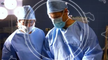 Yüz maskeli cerrahlar üzerinden hareket eden çizgilerin animasyonu. küresel covid 19 salgın hastalık ve sağlık hizmetleri konsepti dijital olarak oluşturulmuş video.