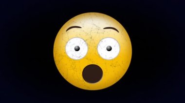 Bağlantı ağı üzerinden korkmuş emoji simgesinin animasyonu. küresel sosyal medya ve iletişim konsepti dijital olarak oluşturulmuş video.