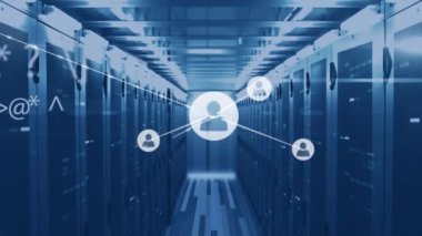 Sunucu odasındaki bağlantı ve veri işleme ağlarının animasyonu. küresel sosyal medya, bağlantılar ve dijital arayüz konsepti dijital olarak oluşturulmuş video.