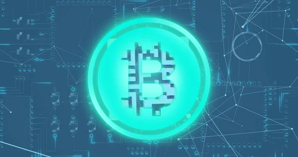 背景に青色の輝くビットコイン Qrコードとコンピュータ回路基板の輝く詳細の画像 暗号通貨仮想世界金融ビジネスコンセプトデジタルで生成された画像 — ストック写真