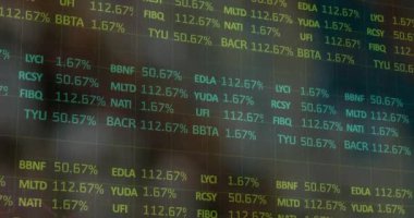 Siyah arkaplanda veri işleme animasyonu. küresel sevkiyat, dağıtım ve bağlantılar konsepti dijital olarak oluşturulmuş video.