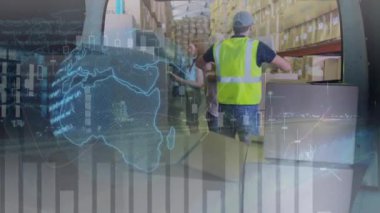 Karton kutularla teslimatçı adamın dünya çapındaki bağlantıları ve istatistikleri. küresel gönderim ve bağlantılar konsepti dijital olarak oluşturulmuş video.