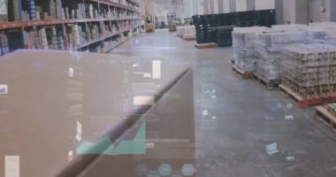 Boş bir depoda veri işleme animasyonu. küresel sevkiyat, dağıtım ve bağlantılar konsepti dijital olarak oluşturulmuş video.