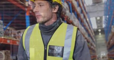 Depoda çalışan insanların veri işleme animasyonları. küresel sevkiyat, dağıtım ve bağlantılar konsepti dijital olarak oluşturulmuş video.