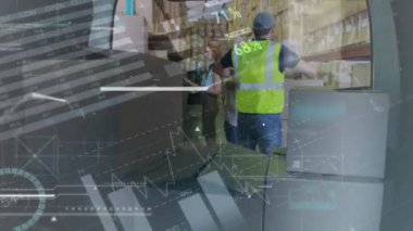 Karton kutularla dağıtım yapan adamın istatistiklerinin animasyonu. küresel gönderim ve bağlantılar konsepti dijital olarak oluşturulmuş video.