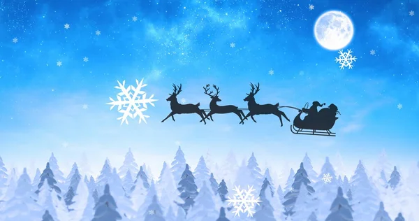 冬の風景の上に雪が降っているトナカイに引かれていく雪の中のサンタクラスの黒いシルエットのイメージ クリスマスお祝いのコンセプトデジタル生成されたイメージ — ストック写真