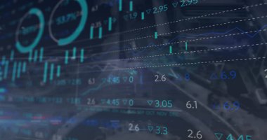 Şehir manzarası üzerinde finansal veri işleme resmi. küresel iş ve finans, dijital olarak üretilen teknoloji konsepti.