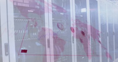 Sunucu odasının üzerindeki grafikler ve koronavirüs hücreleriyle dijital arayüz görüntüsü. Dijital ağ teknolojisi güvenlik konsepti dijital olarak oluşturuldu.