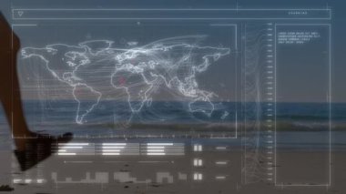 Formda adam çalıştırma üzerine veri işleme animasyonu. küresel bağlantılar, spor, fitness ve veri işleme konsepti dijital olarak oluşturulmuş video.