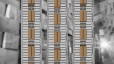 Karton kutuların depodaki taşıma bantlarında hareket etmesi. küresel gönderim ve bağlantılar konsepti dijital olarak oluşturulmuş video.