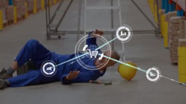 Depoda çalışan bir adamın düşüşüyle ilgili bağlantı ağının animasyonu. küresel gönderim ve bağlantılar konsepti dijital olarak oluşturulmuş video.