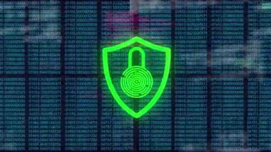 Karanlık arka planda asma kilit veri işleme ve bağlantı ağının animasyonu. küresel internet güvenliği, dijital arayüz ve bağlantılar konsepti dijital olarak oluşturulmuş video.