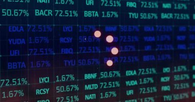 Dijital arayüz çemberlerinin animasyonu veri yükleme ve finansal veri işleme. küresel bağlantılar, dijital arayüz ve dijital olarak oluşturulmuş video işleme konsepti.