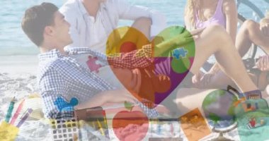 Renkli yapboz parçalarının animasyonu yaz plaj partisinde mutlu arkadaşlara karşı yürek ister. otizm, öğrenme güçlüğü, destek ve farkındalık kavramı dijital olarak oluşturulmuş video.