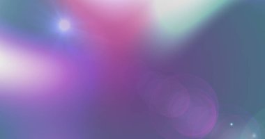 Işığın odak noktalarından parlayan görüntüsü hipnotik hareketle siyah arkaplanda kusursuz bir döngü içinde hareket ediyor. Işık rengi ve hareket kavramı dijital olarak oluşturuldu.