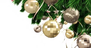 Yılbaşı süslemelerinin üzerine düşen karlı bir animasyon. Noel, gelenek ve kutlama konsepti dijital olarak oluşturuldu.