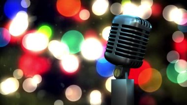 Retro metalik mikrofon renkli ışık noktalarına karşı siyah arkaplan. müzik etkinliği ve kutlama konsepti