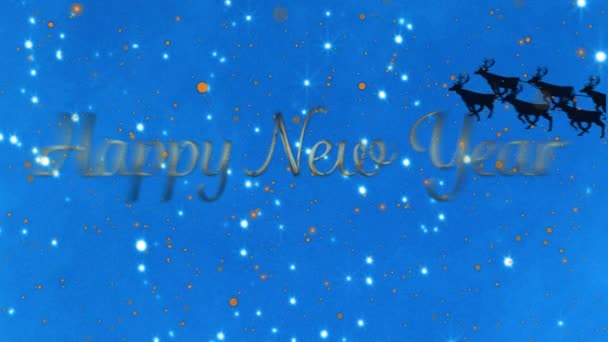 新年快乐的文字和黄色的斑点对抗着雪橇上的圣塔爪被驯鹿拉着 新年前夕庆祝的概念 — 图库视频影像