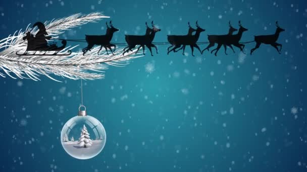 Animatie Van Kerstman Slee Met Rendieren Sneeuw Vallen Kerst Bauble — Stockvideo