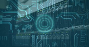 Kapsam taraması, dünya haritası ve bilgisayar elemanlarının bilgisayar sunucusu üzerindeki resmi. küresel bağlantı, teknoloji ve dijital arayüz kavramı dijital olarak oluşturulmuş görüntü.