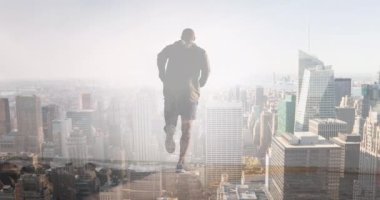 Denizde koşan insan ve modern şehir manzarasının birleşimi. sağlık, zindelik ve refah konsepti dijital olarak oluşturulmuş video.