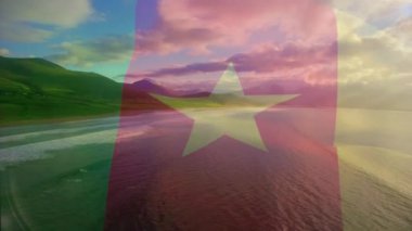 Sahilde dalgalanan ekvator bayrağının animasyonu. seyahat, tatiller, vatanseverlik ve dijital olarak üretilen video konsepti.