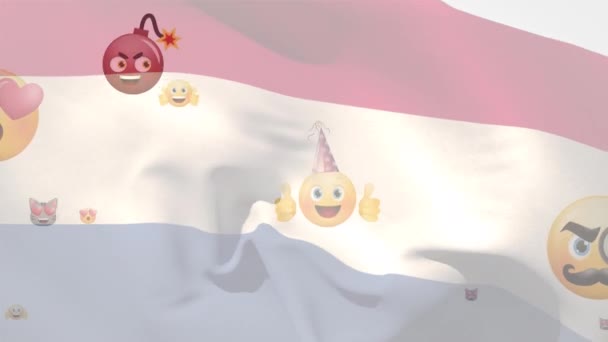 様々な浮遊絵文字の上に吹くオランダの国旗のアニメーション 地球規模の通信技術とソーシャルネットワークの概念デジタルで生成されたビデオ — ストック動画