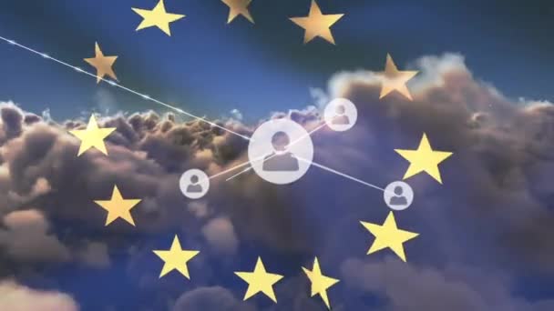 Avrupa Birliği Bayrağı Bulutları Üzerindeki Insanlarla Simge Bağlantıları Ağının Animasyonu — Stok video
