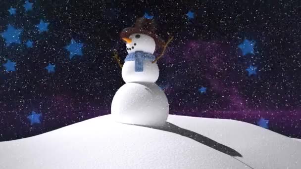雪は夜空に複数の青い星のアイコンに対して冬の風景の雪だるまに降っています クリスマス フェスティバルとお祝いのコンセプト — ストック動画