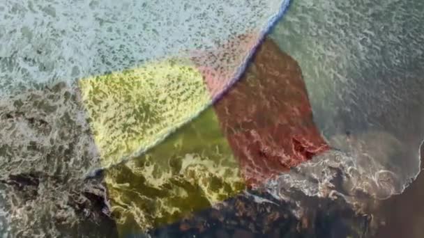 Animação Bandeira Bélgica Soprando Sobre Vista Aérea Das Ondas Mar — Vídeo de Stock