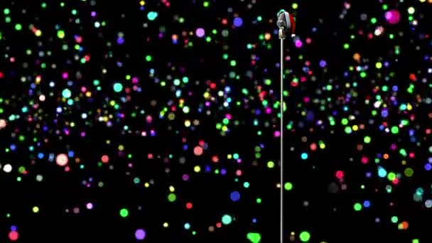 Анимированный Микрофон Шапкой Санта Над Сияющим Цветным Боке Рождество Традиции — стоковое видео