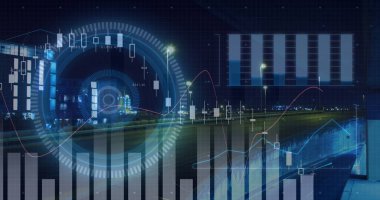 Gece yol trafiği ve şehir manzarasında tarama ve veri işleme dürbünü görüntüsü. küresel bağlantılar, teknoloji ve dijital arayüz kavramı dijital olarak oluşturulmuş görüntü.