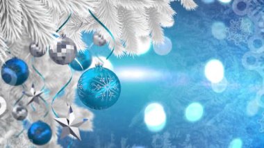 Bokeh 'le birlikte mavi arkaplandan düşen yılbaşı balonlarının ve karın animasyonu. Noel, gelenek ve kutlama konsepti dijital olarak oluşturuldu.