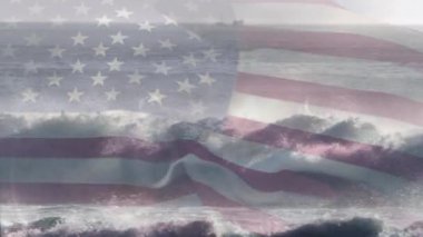 Denizde dalgalanan Amerikan bayrağının animasyonu. seyahat, tatiller, vatanseverlik ve dijital olarak üretilen video konsepti.