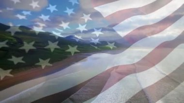 Deniz manzarası dalgalanan Birleşik Devletler bayrağının canlandırması. seyahat, tatiller, vatanseverlik ve dijital olarak üretilen video konsepti.
