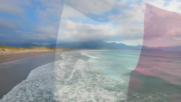 Animación Bandera Francia Soplar Sobre Paisaje Playa Viajes Vacaciones Patriotismo — Vídeos de Stock