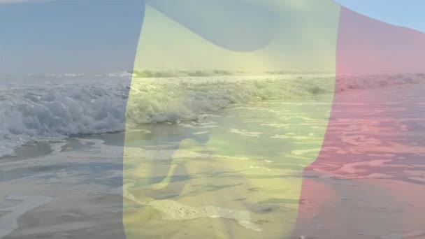 Animação Bandeira Bélgica Acenando Sobre Ondas Queda Mar Conceito Patriotismo — Vídeo de Stock