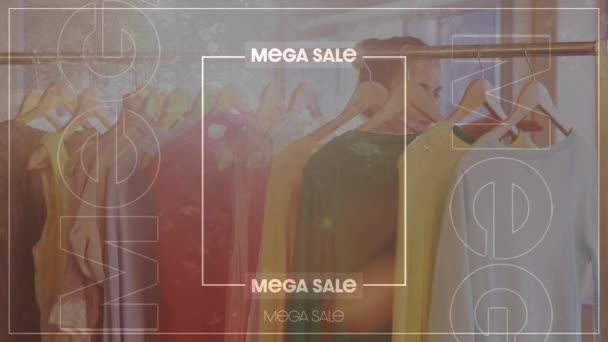 Animación Mega Venta Texto Sobre Mujer Eligiendo Ropa Concepto Venta — Vídeo de stock