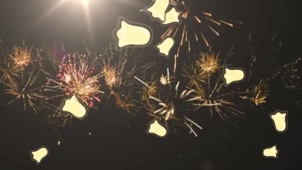 Animatie Van Vallende Klokken Vuurwerk Donkere Achtergrond Kerstmis Traditie Viering — Stockvideo
